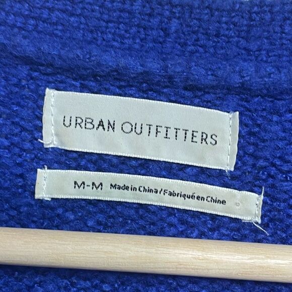 Urban Outfitters Slouchy Button-Down Cardigan Medium - Picture 3 of 6